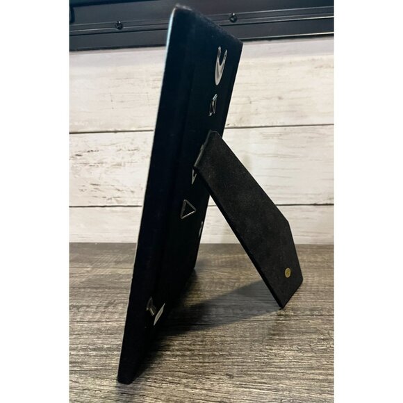 Essentials By Logomark Silver Plate Picture Frame 5" x 7" With Black Velvet Back - Picture 3 of 8